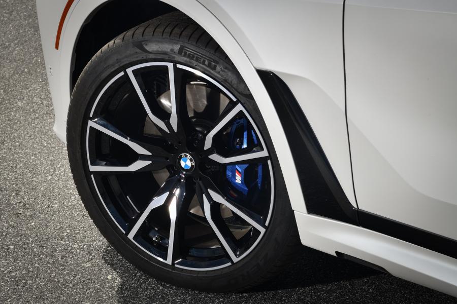 Колеса BMW X7 xDrive50i M Sport (G07) 2019 года  (NA) (фото 95 из 108)